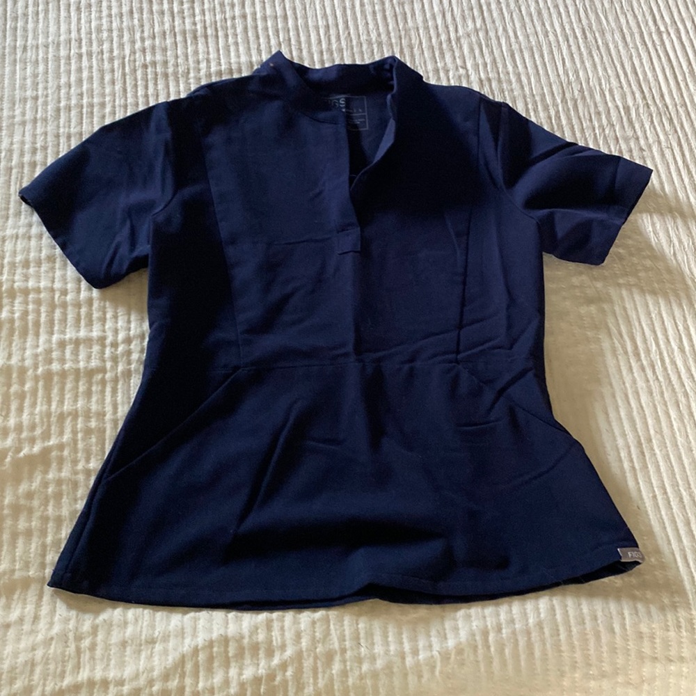 FIGS TOP size Small navy blue